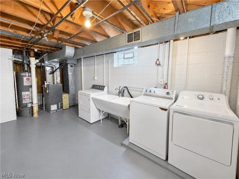 24601 Stephen Avenue Euclid OH 44123