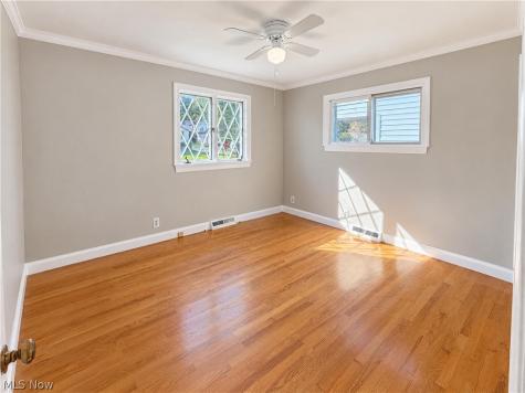 24601 Stephen Avenue Euclid OH 44123