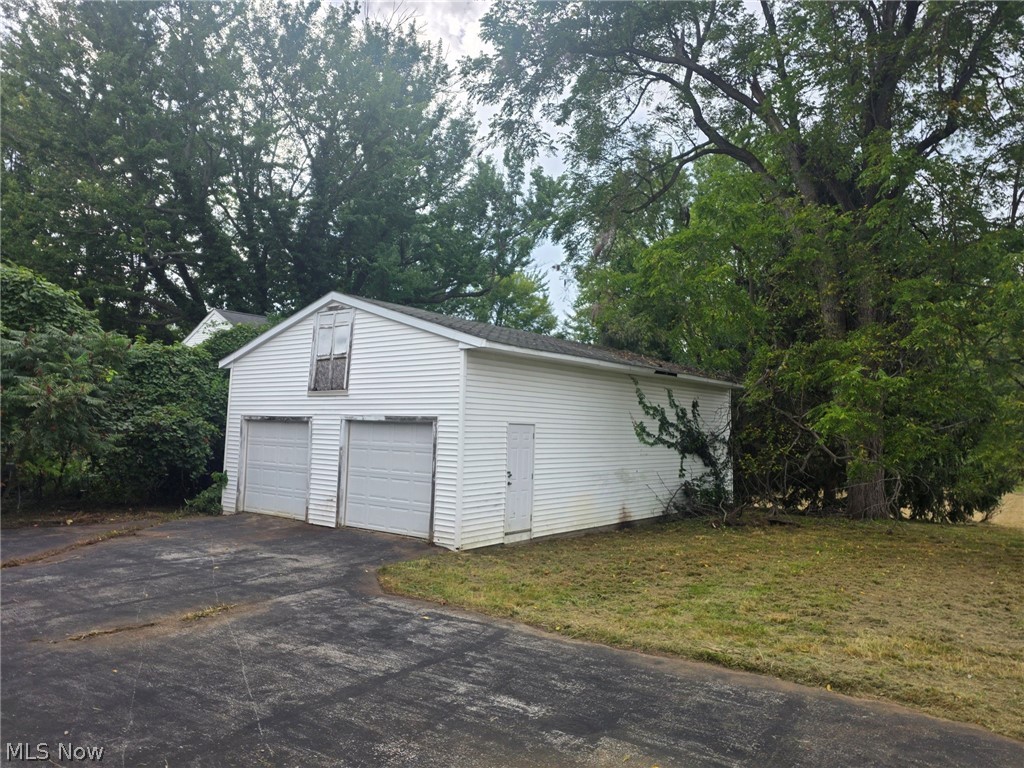 5663 N Ridge W Saybrook OH 44004