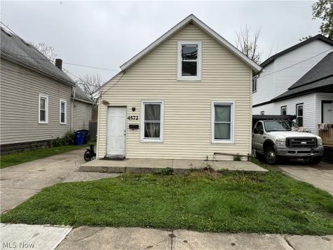 4572 Niessen Court Cleveland OH 44109