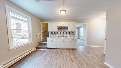 4572 Niessen Court Cleveland OH 44109