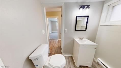 4572 Niessen Court Cleveland OH 44109