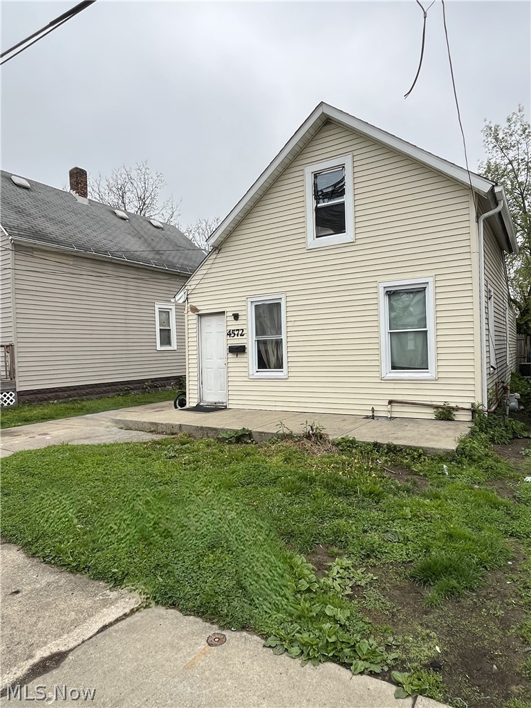 4572 Niessen Court Cleveland OH 44109