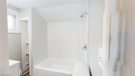 4572 Niessen Court Cleveland OH 44109