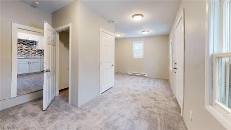 4572 Niessen Court Cleveland OH 44109
