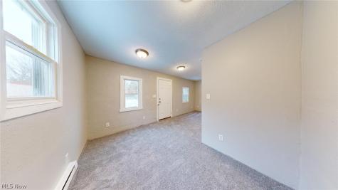 4572 Niessen Court Cleveland OH 44109