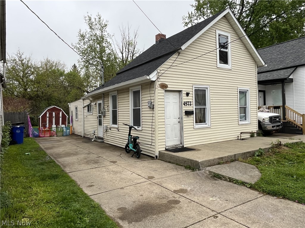 4572 Niessen Court Cleveland OH 44109
