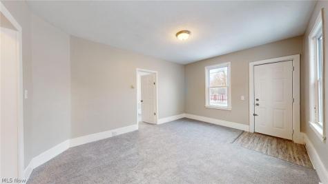 4572 Niessen Court Cleveland OH 44109