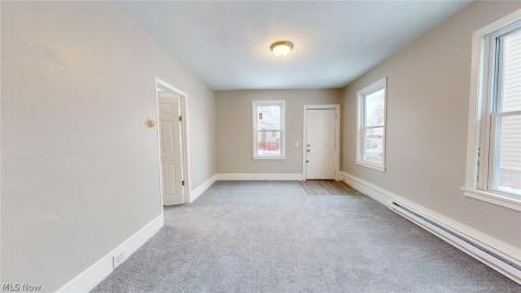 4572 Niessen Court Cleveland OH 44109