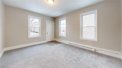 4572 Niessen Court Cleveland OH 44109