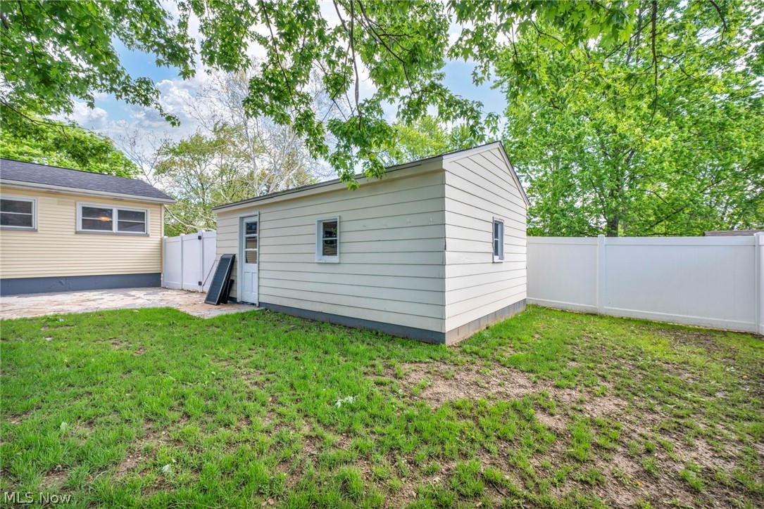 1793 Lealand Avenue Poland OH 44514