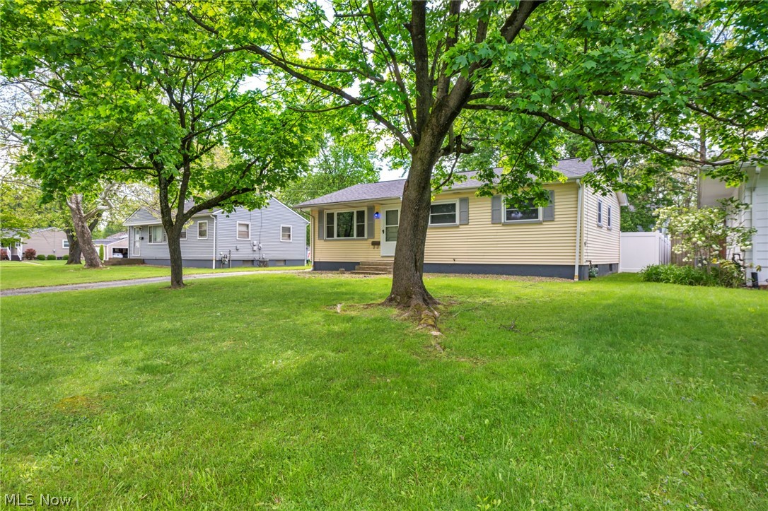 1793 Lealand Avenue Poland OH 44514