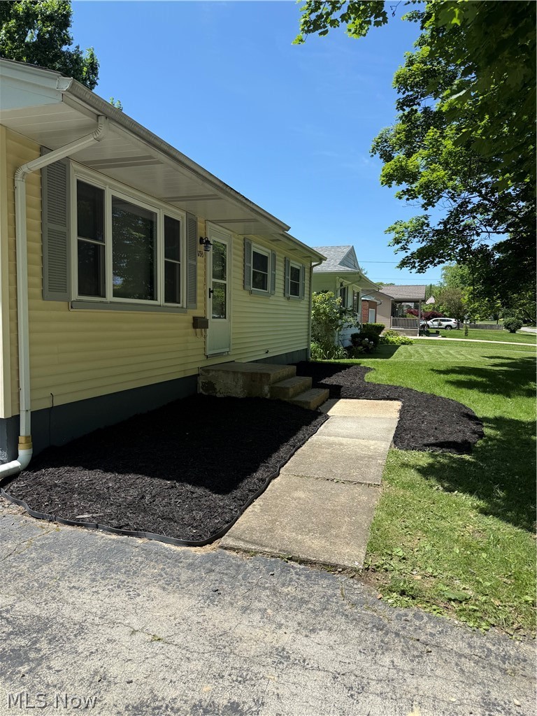 1793 Lealand Avenue Poland OH 44514