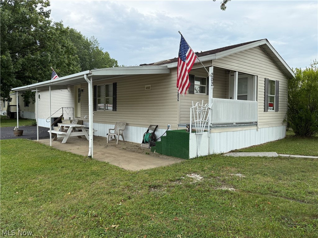 202 Connecticut Drive Elyria OH 44035