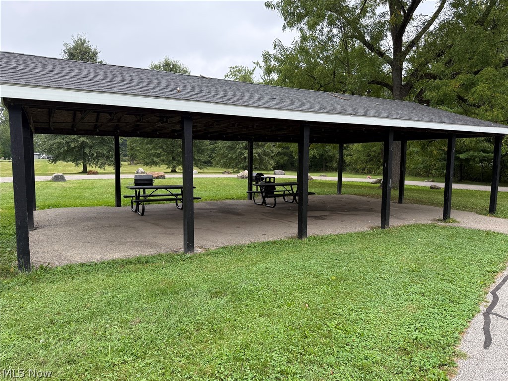 202 Connecticut Drive Elyria OH 44035