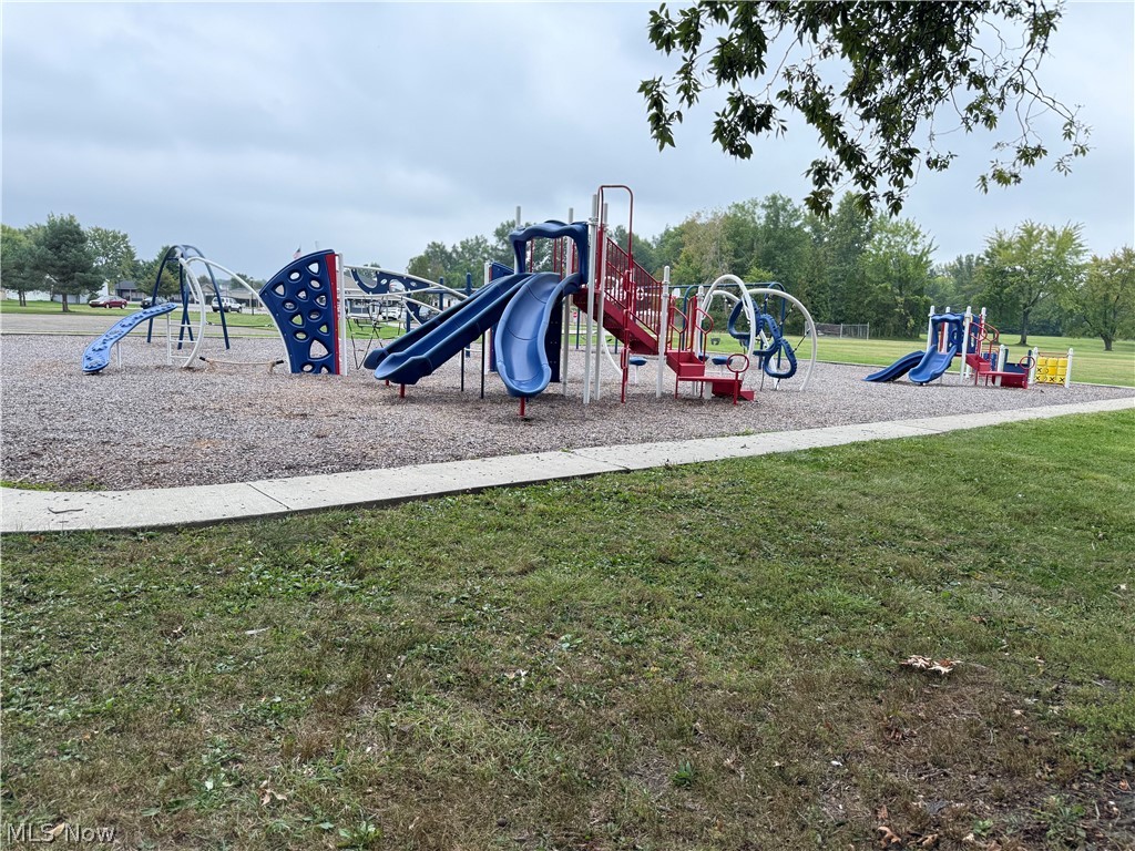 202 Connecticut Drive Elyria OH 44035