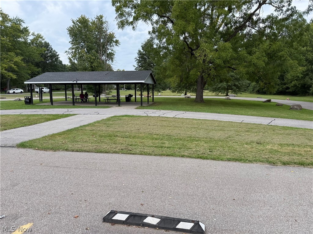 202 Connecticut Drive Elyria OH 44035