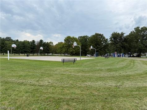 202 Connecticut Drive Elyria OH 44035