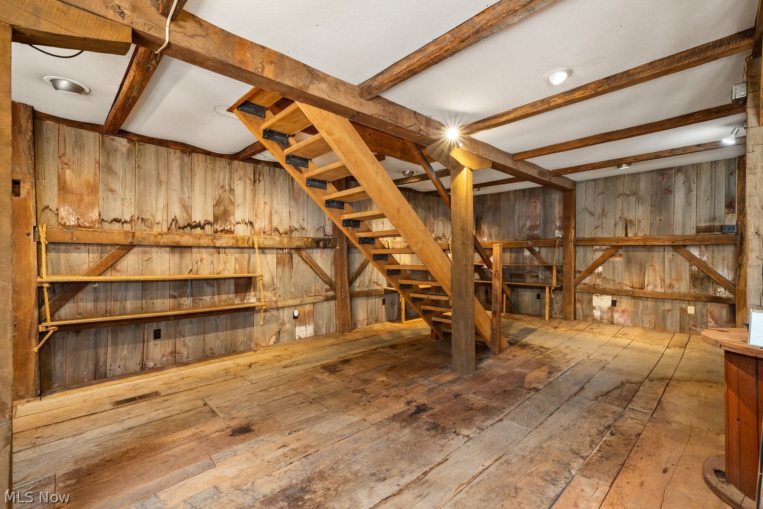 697 County Road 1302 Ashland OH 44805
