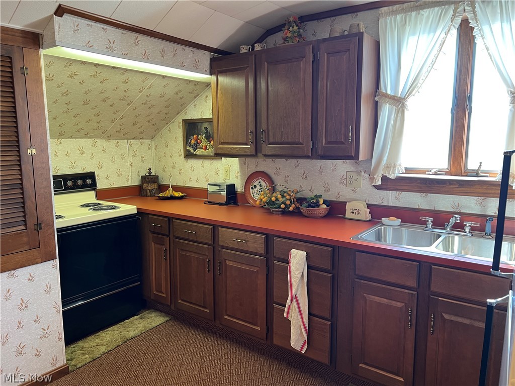 984 W Main Street Sugarcreek OH 44681