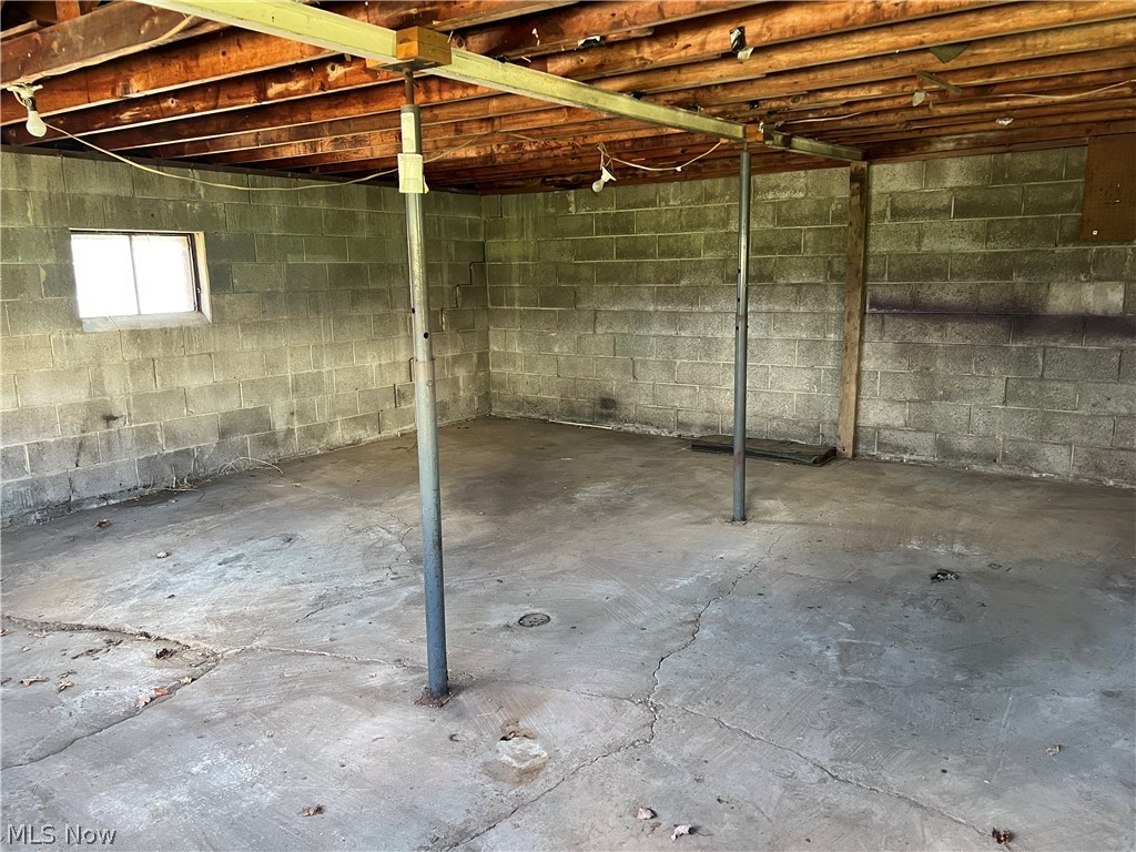 984 W Main Street Sugarcreek OH 44681