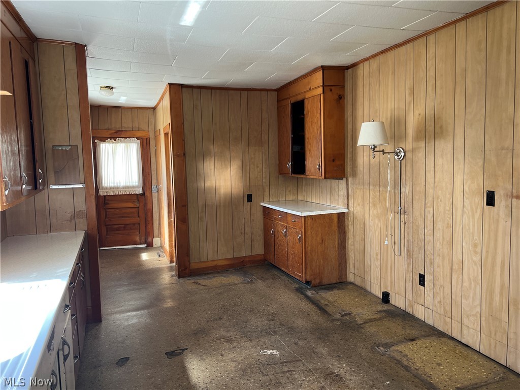 984 W Main Street Sugarcreek OH 44681