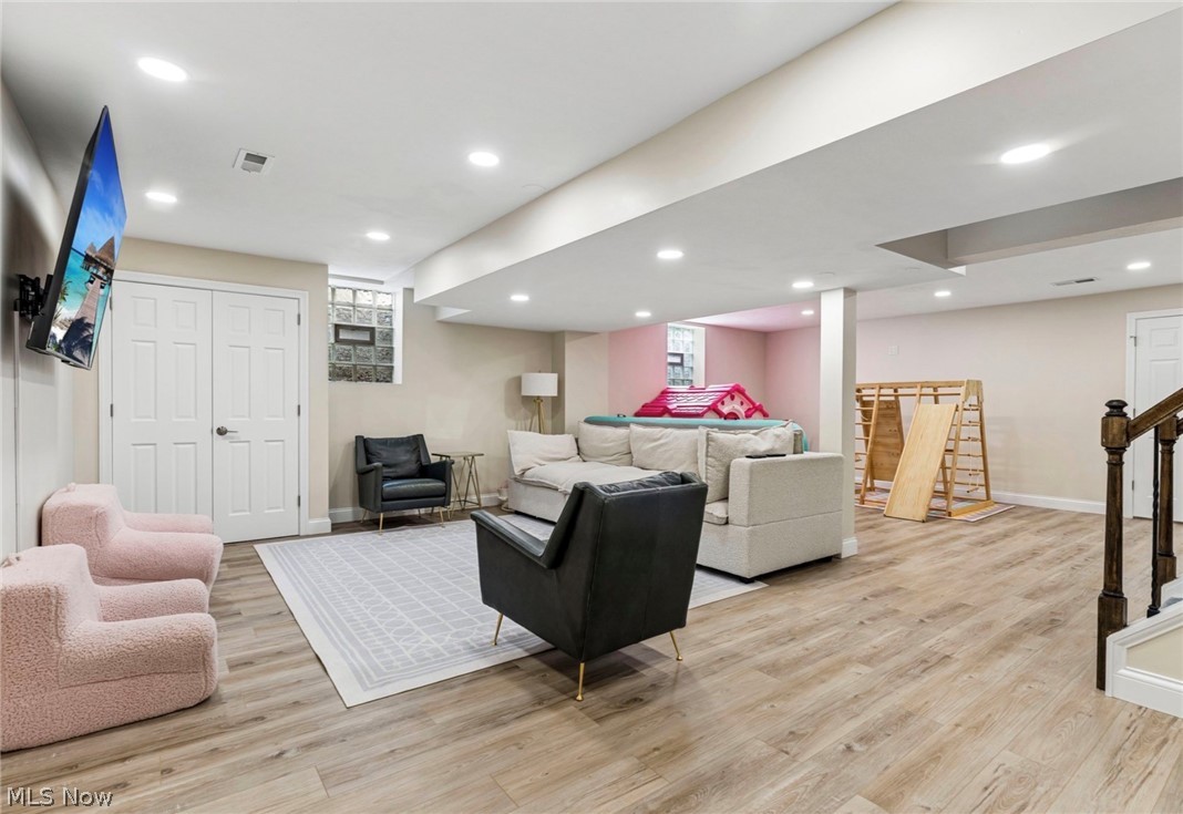 32725 Albion Drive Avon Lake OH 44012