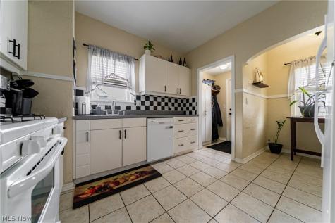 1207 Irene Road Lyndhurst OH 44124