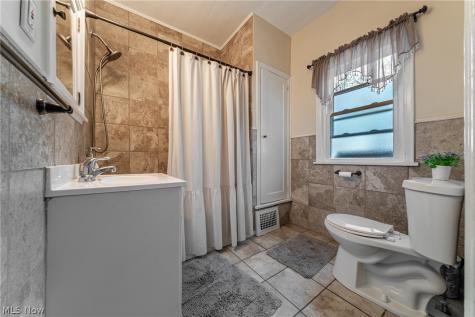1207 Irene Road Lyndhurst OH 44124