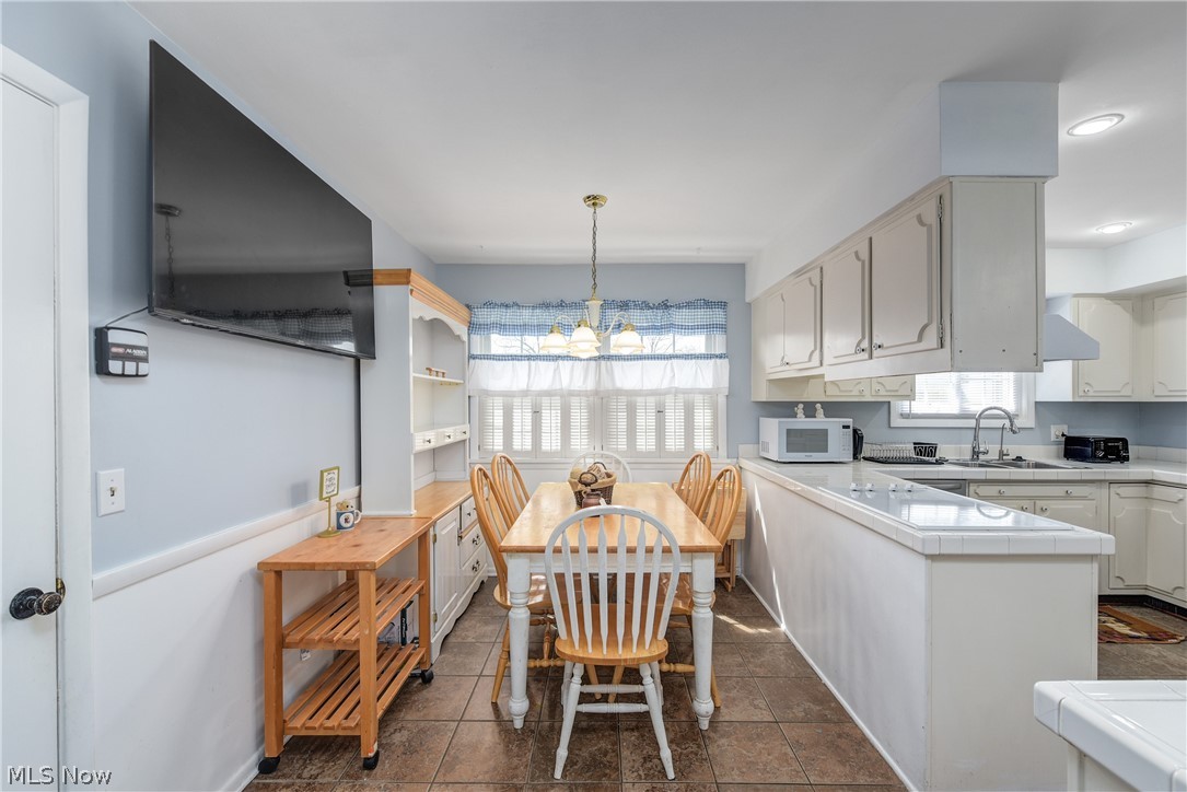 362 Hamilton Circle Elyria OH 44035