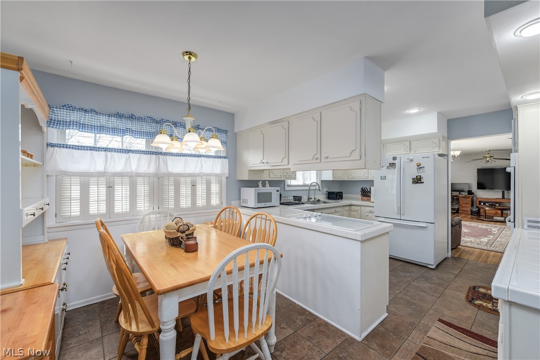 362 Hamilton Circle Elyria OH 44035