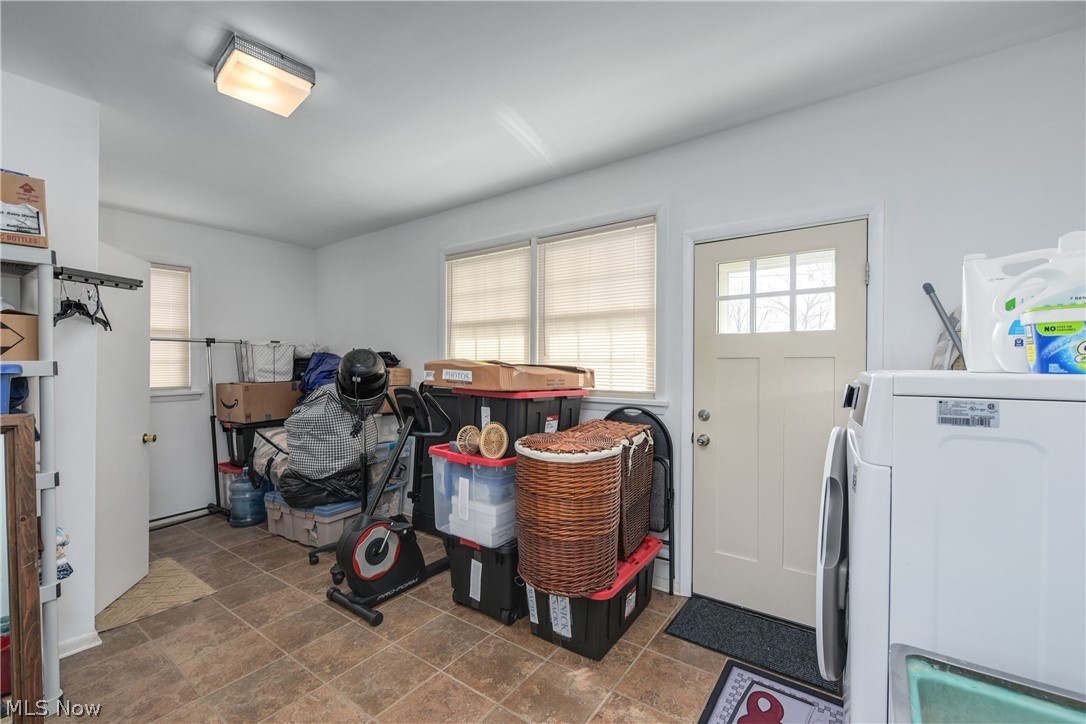 362 Hamilton Circle Elyria OH 44035