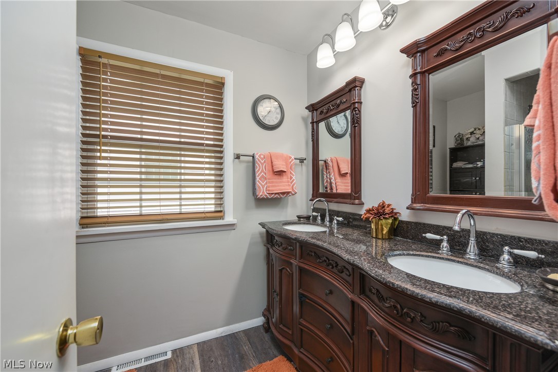 362 Hamilton Circle Elyria OH 44035