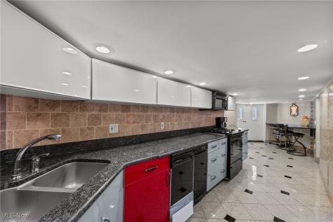 34040 Sherbrook Park Drive Solon OH 44139