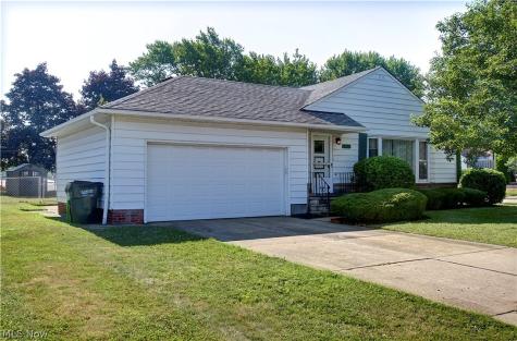 1679 Chelmsford Road Mayfield Heights OH 44124