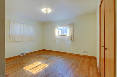 1679 Chelmsford Road Mayfield Heights OH 44124