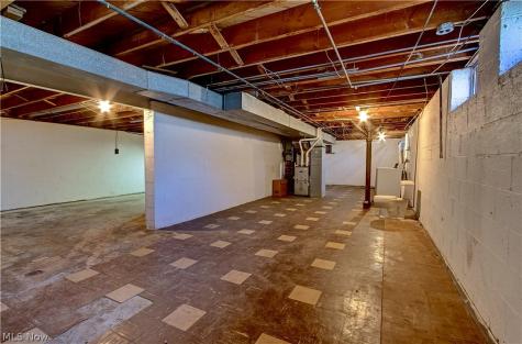 1679 Chelmsford Road Mayfield Heights OH 44124