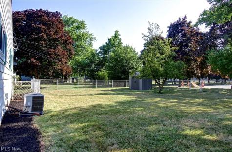 1679 Chelmsford Road Mayfield Heights OH 44124