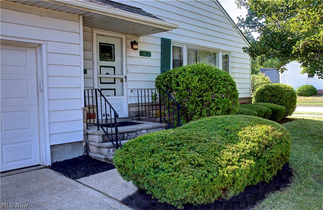 1679 Chelmsford Road Mayfield Heights OH 44124