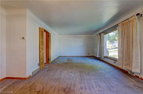 1679 Chelmsford Road Mayfield Heights OH 44124