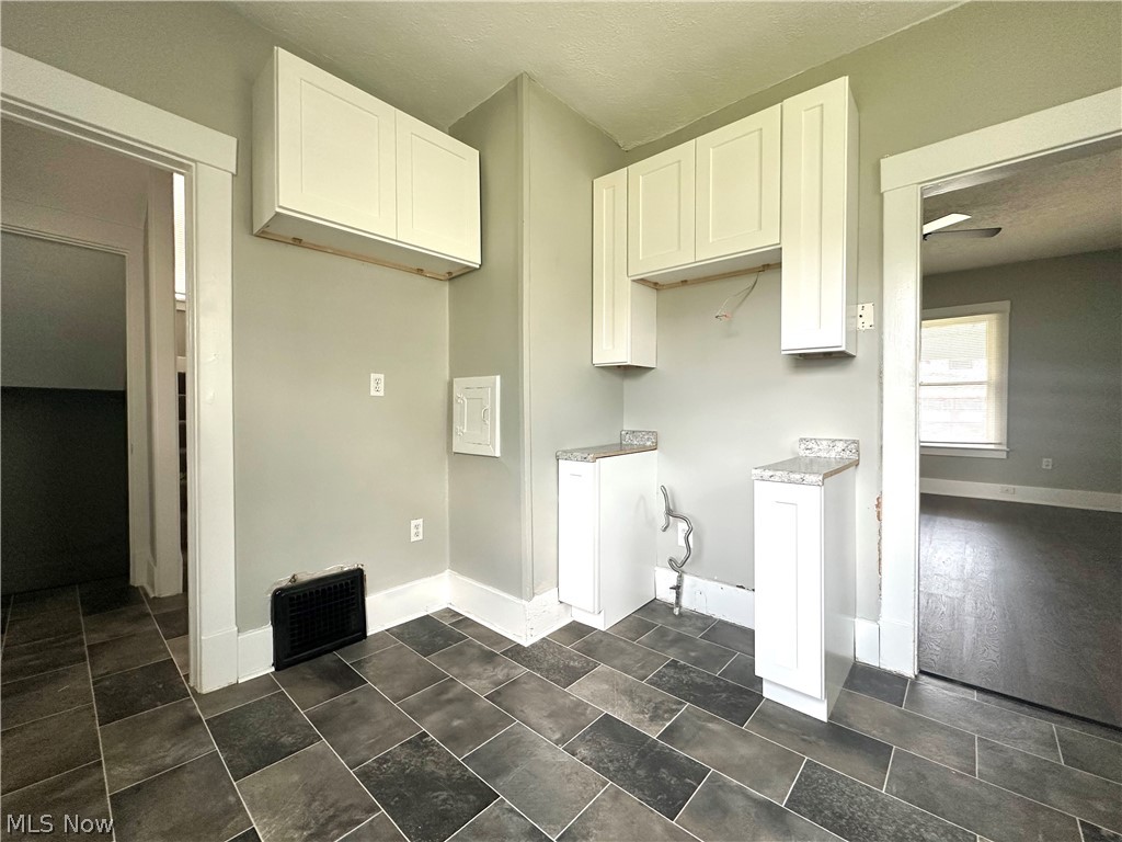 221 E 2nd Street Girard OH 44420