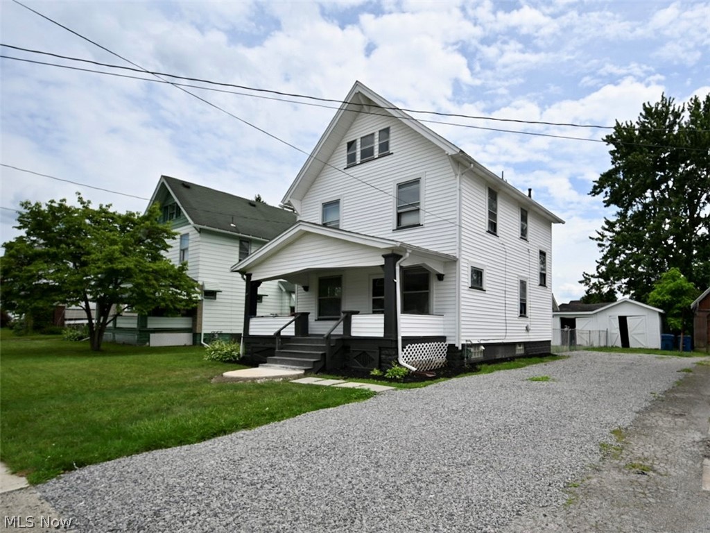 221 E 2nd Street Girard OH 44420