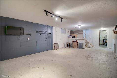 35 W 5th Avenue Berea OH 44017