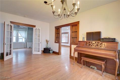 35 W 5th Avenue Berea OH 44017