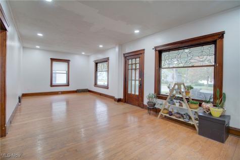 35 W 5th Avenue Berea OH 44017