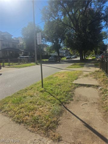 9509 Kempton Avenue Cleveland OH 44108