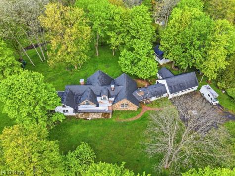 Cabot Lane Chagrin Falls OH 44022