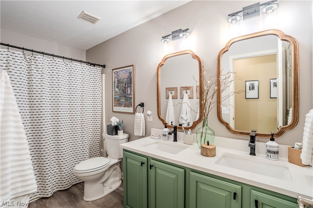 4366 Roxburghe Drive Brecksville OH 44141