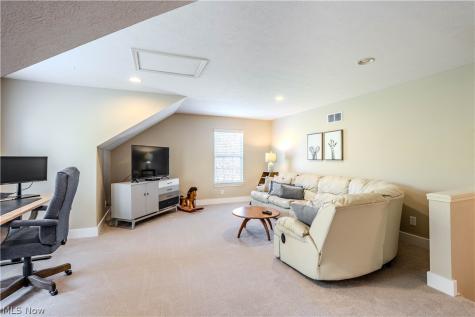 4366 Roxburghe Drive Brecksville OH 44141