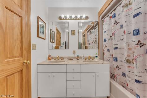 5295 Broadway Lorain OH 44052